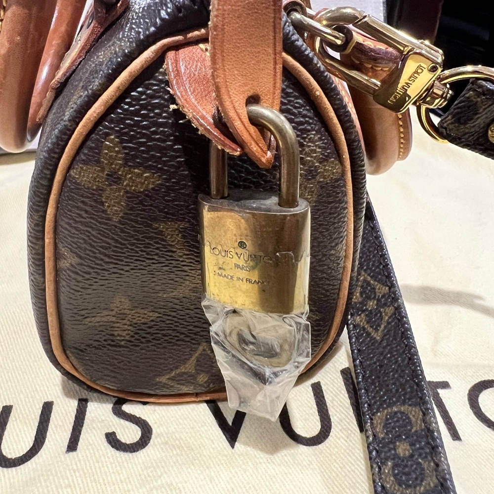 🔥💯Authentic LOuis Vuitton Mini Speedy🔥 - Picture 5 of 16
